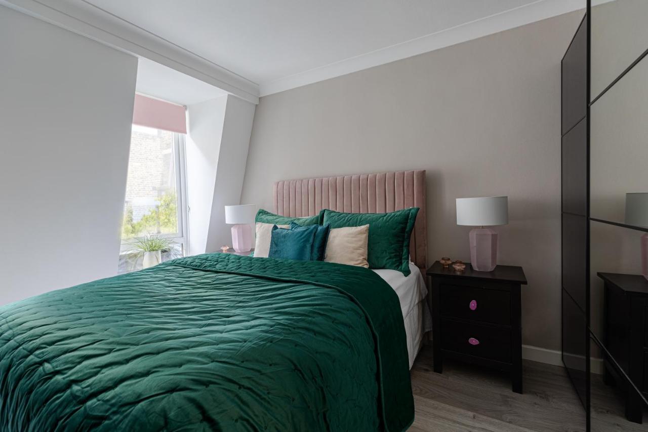 Explore The Most Exquisite West-End From A Harrods Family And Couple Home London Exteriör bild